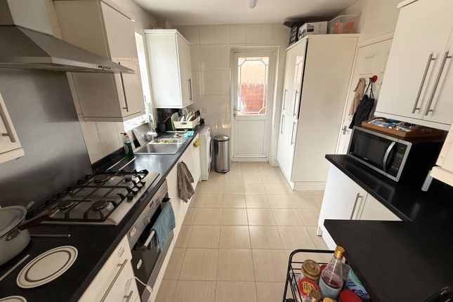 26, Greenhill Gardens, Northolt photo 4