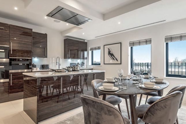 4 Oxbridge Terrace, London photo 4