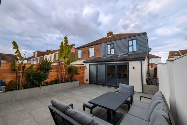 3-bed house on 32, Portsmouth, £2,100/mo