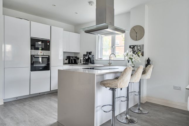 7, Littlewood Place, Bracknell photo 2