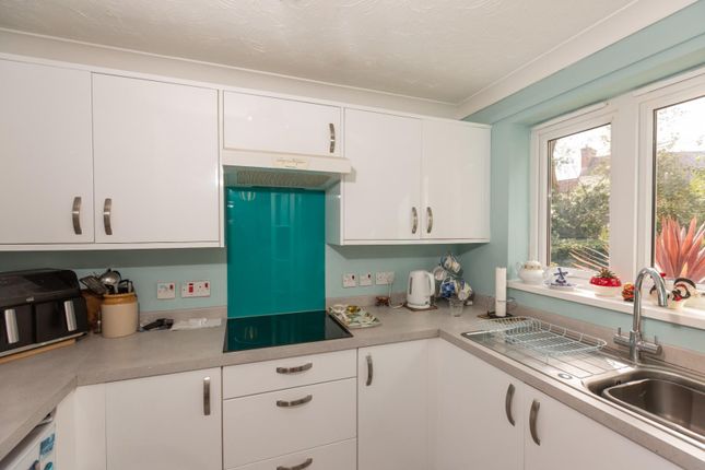 9, Cwrt Beaufort, Swansea photo 4