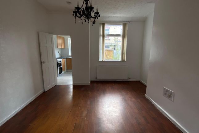 6, Bramhall Street, Manchester photo 4