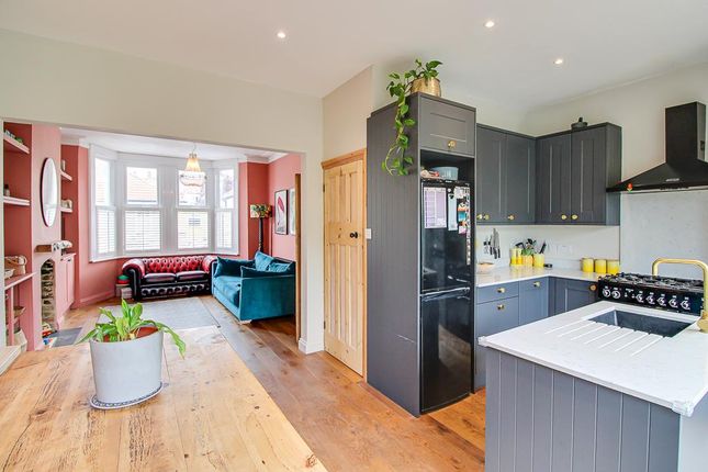 87, Macdonald Avenue, Westcliff-on-Sea photo 4