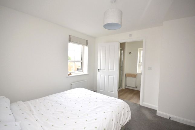 11, Holwill Close, Exeter photo 4