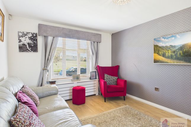 20, Fairgrove Drive, Lindsayfield, East Kilbride photo 3