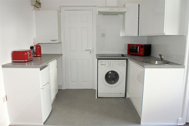 Studio to rent in Brownhill Road, Catford, London