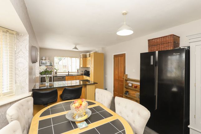 38A Cornwall Drive, Chesterfield photo 4