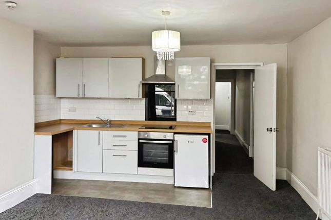 Flat 1, 23, Hookstone Road, Harrogate photo 4