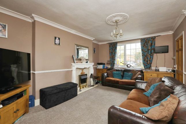 63, Hatfield Lane, Doncaster photo 2