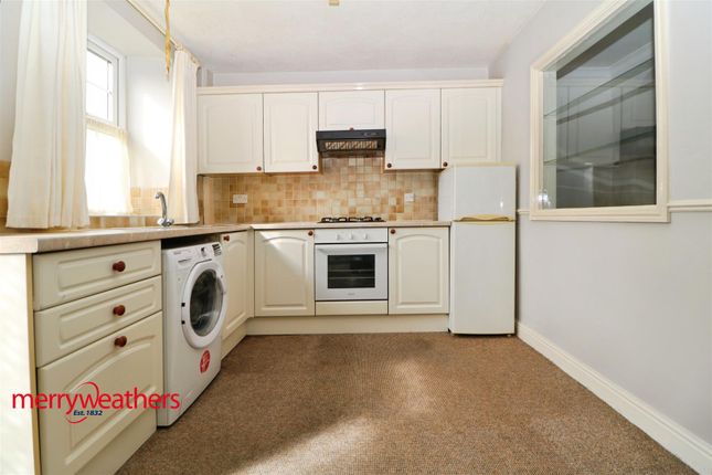 32, Harold Croft, Rotherham photo 4