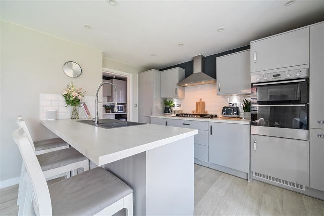7, Nash Meadow, Devizes photo 4