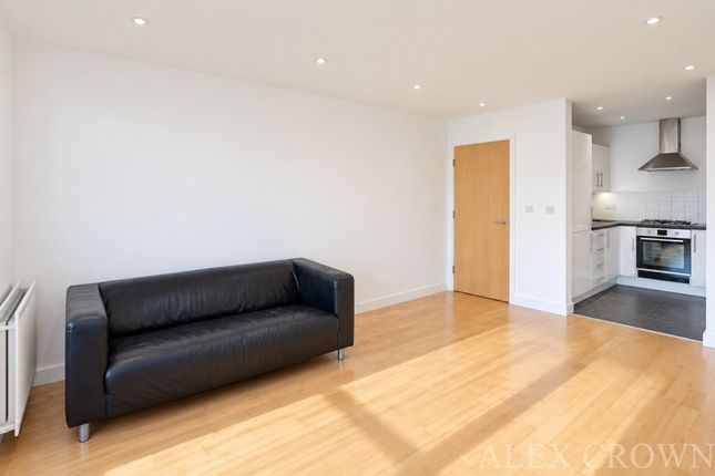63, Westpoint Apartments, Clarendon Road, London photo 4