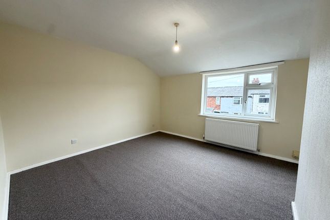 22, St. Helens photo 5