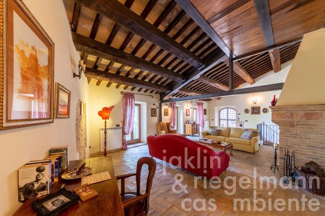 Thumbnail Town house for sale in Italy, Umbria, Perugia, Spoleto