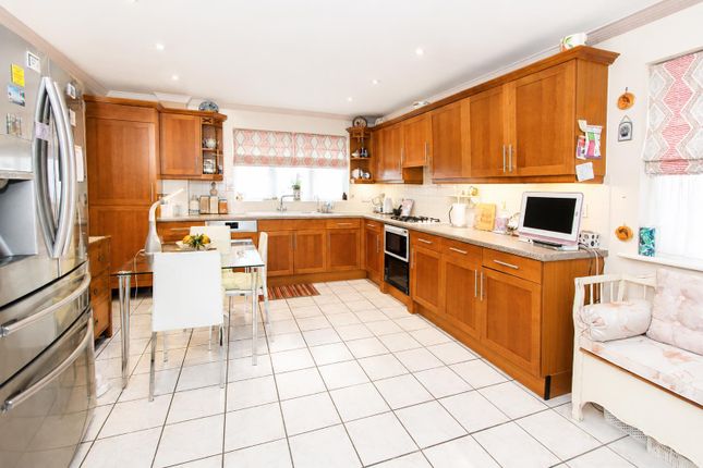5, Fountain Drive, Carshalton Beeches photo 4