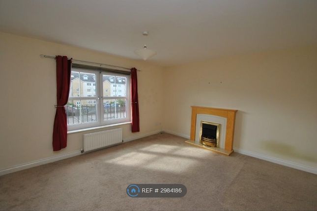 Queens Crescent, Livingston photo 3
