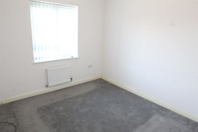 20, Bratton Drive, Manchester photo 4