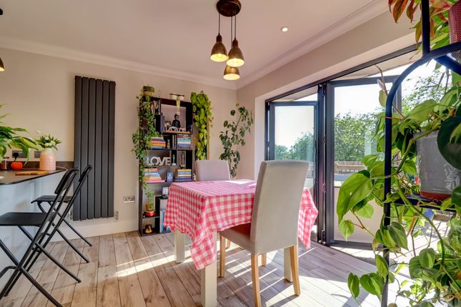 10, Brackley Road, High Wycombe photo 4