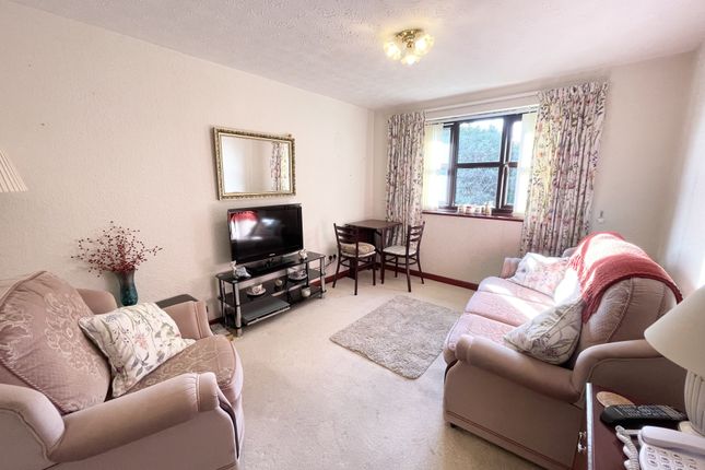 10, Forrest Court, Layton photo 3