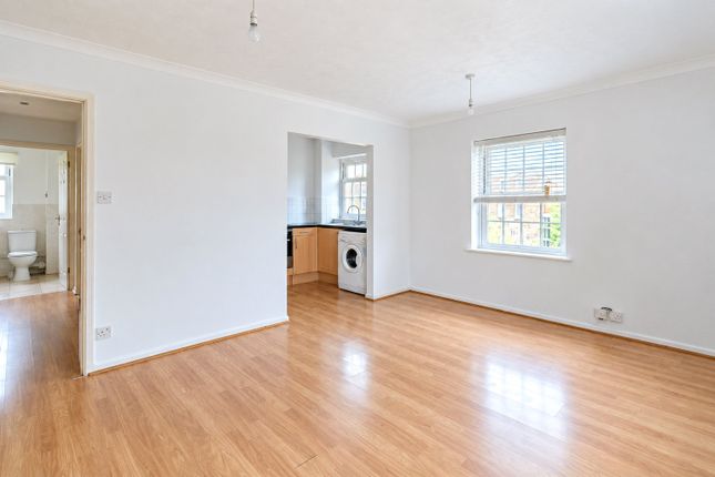 58, Red Lion Court, Herts photo 3