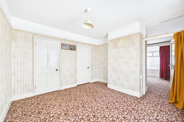 8, Cambridge Avenue, Halstead photo 4