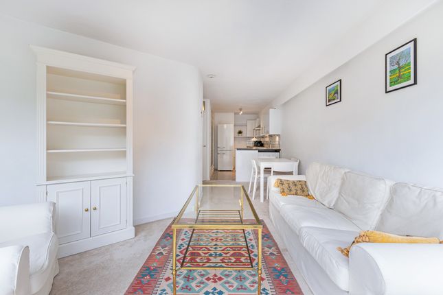 25, Kendal Steps, St. Georges Fields, London photo 4