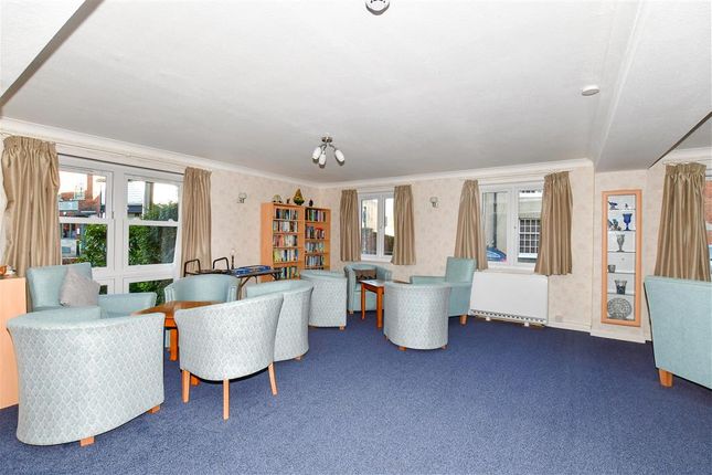 Flat for sale in Knotts Lane, Canterbury, Kent