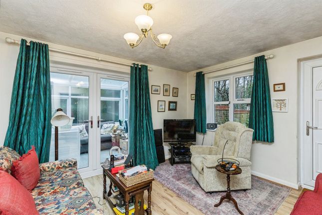 37, Wordsworth Place, Horsham photo 4