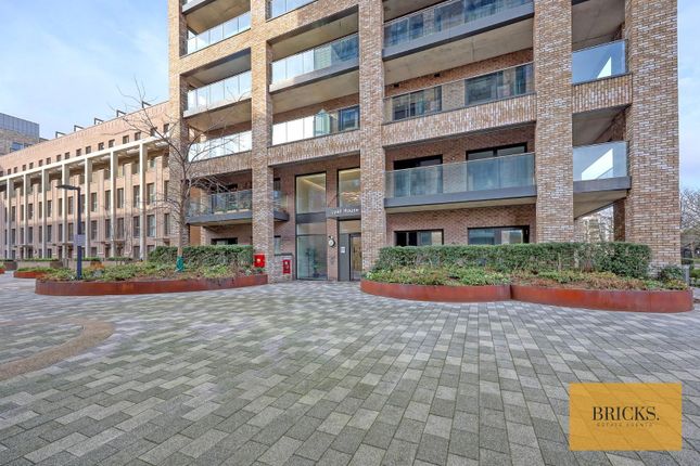 Thumbnail Flat for sale in Lyall House, Shipbuilding Way, London