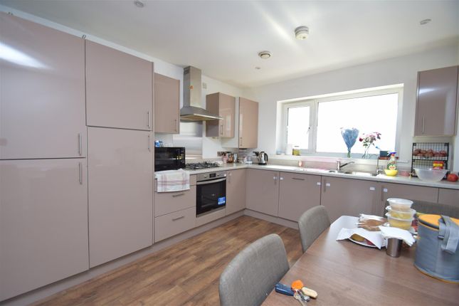 Flat 4 Bluebell Court, Tranquil Lane, Harrow photo 2