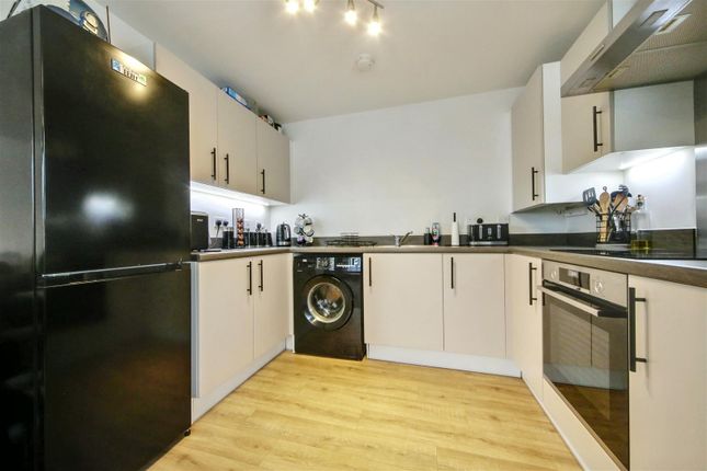 12, Ash Grove, Shenley photo 4