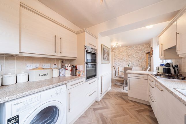 1 Laundon Close, Leicester photo 4