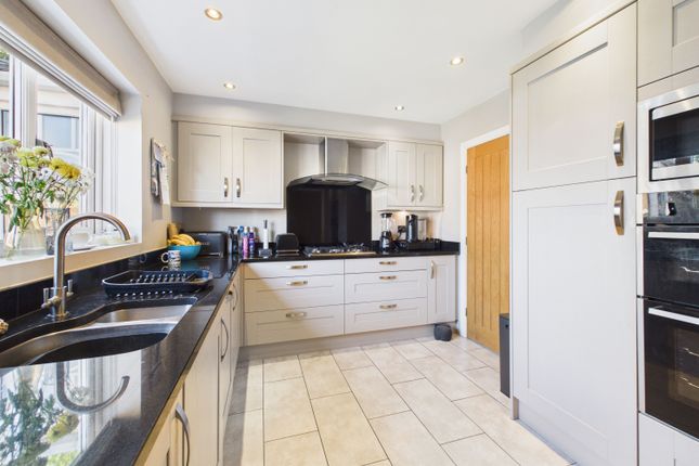 15, Millcroft Rise, Wakefield photo 2