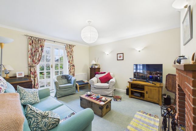 18 Barleycroft, Horsham photo 3