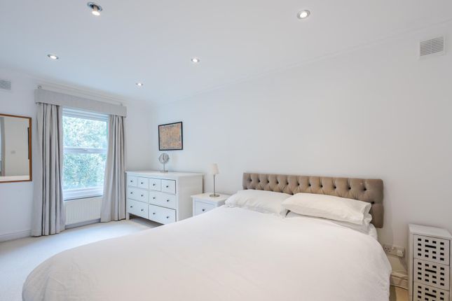 Flat for sale in Mysore Road, London