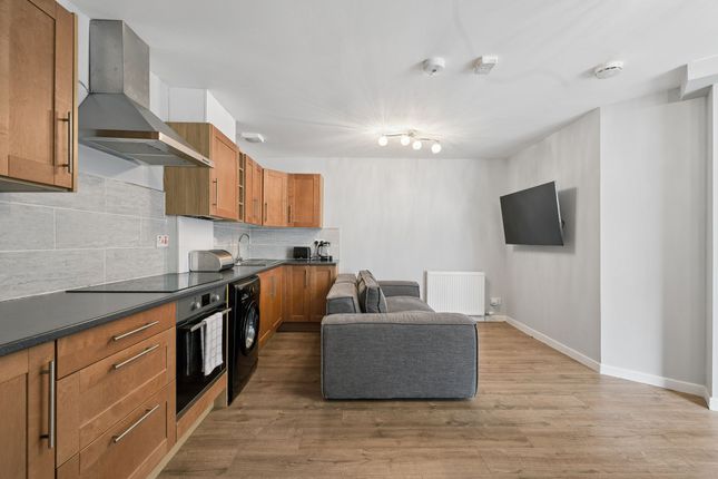 7 Mid Street, Bathgate photo 4