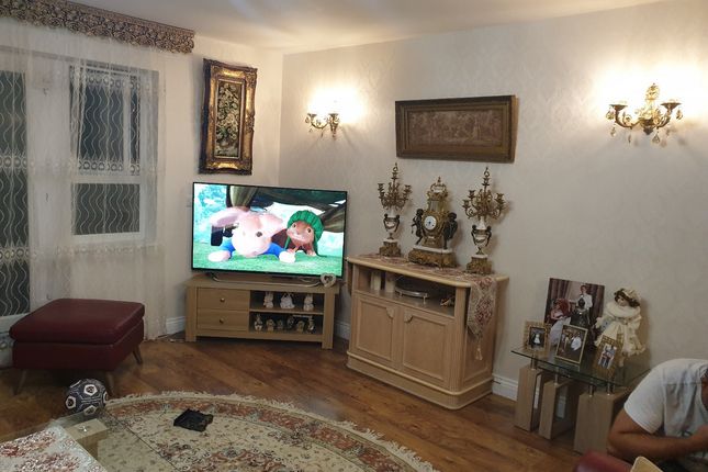 Flat Flat 75, 2, Rookery Way, London photo 3