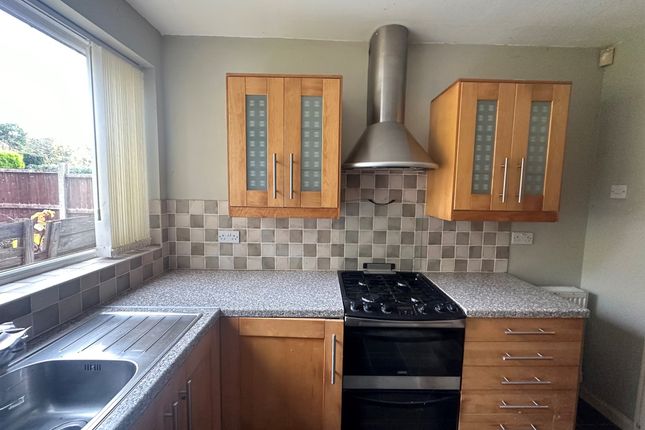 22, Cedar Grove, Wolverhampton photo 2