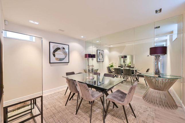 Terraced house to rent in Montpelier Place, Knightsbridge, London