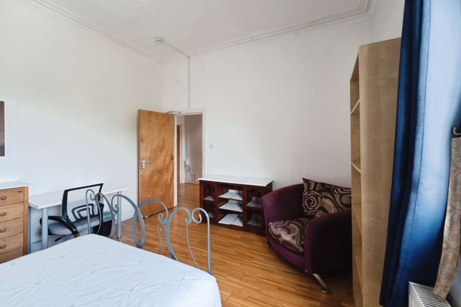 34, Fairlop Road, London photo 4