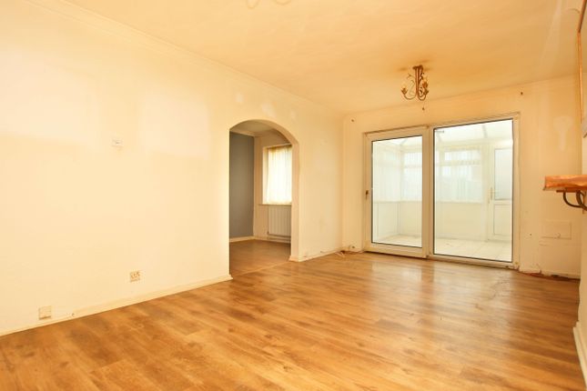 12, Manor Court, Church Village photo 2