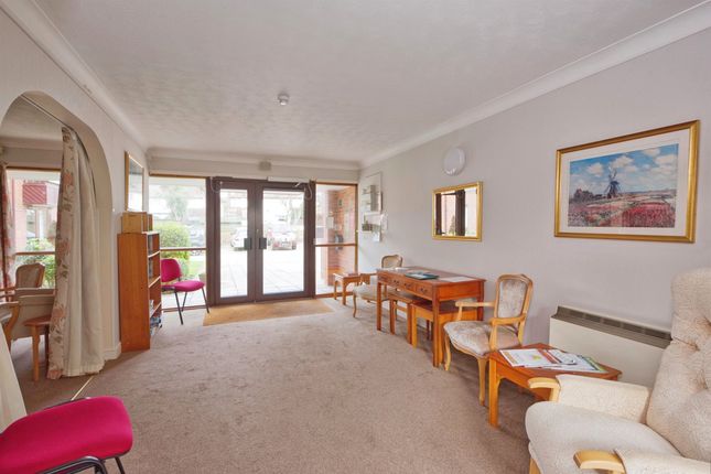 Flat for sale in Vennland Way, Minehead