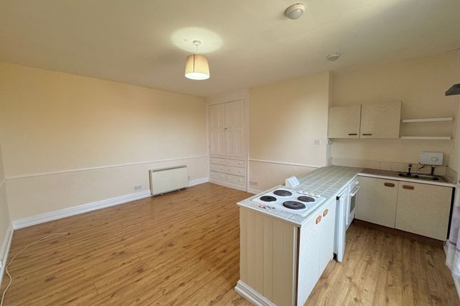 Flat 6, 3 Ashlands, Sale photo 2