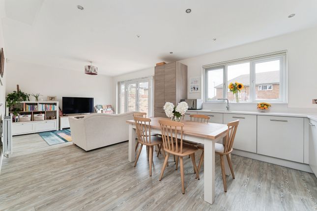 7, Groves Way, Cottenham, Cambridge photo 4
