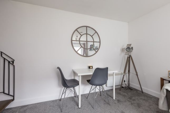 15, Meadowfield Court, Edinburgh photo 4