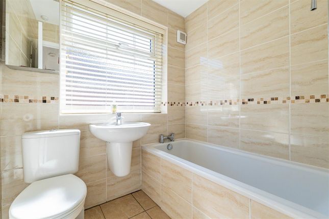 38, Clifford Avenue, Preston photo 4
