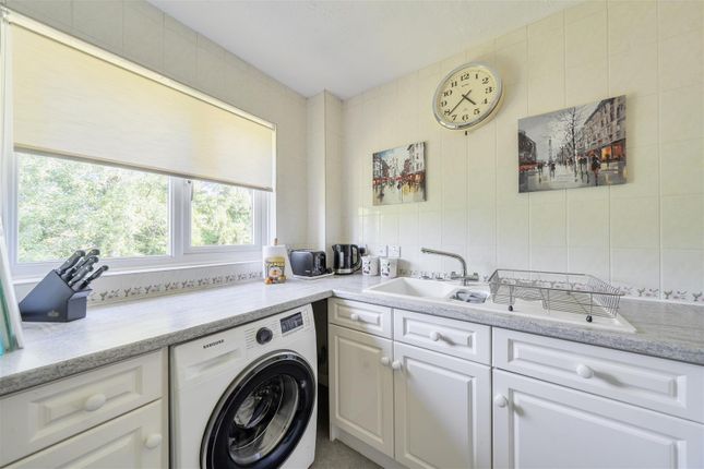 58, Acorn Drive, Wokingham photo 4