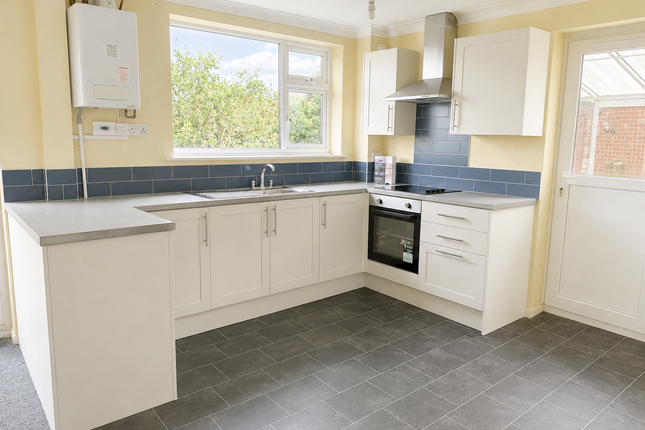 28, Leys Lane, Somerset photo 3