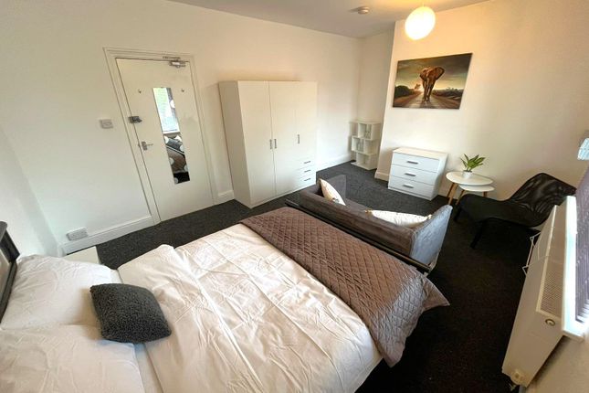 Room 2, 37, Layton Avenue, Mansfield photo 2