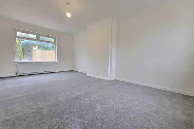 Queen Margaret Drive, Glenrothes photo 4